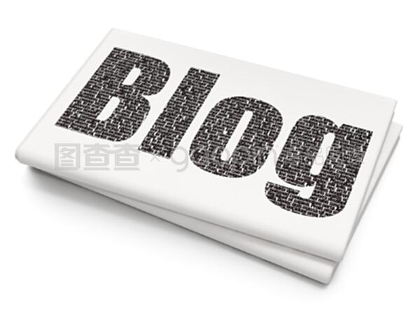 空白報(bào)紙背景下的網(wǎng)絡(luò)開發(fā)概念博客